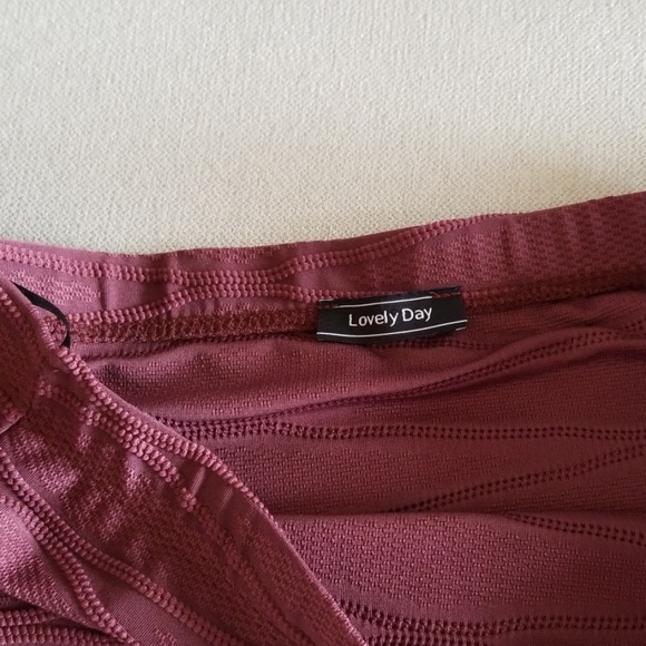 EUC Lovely Day Bodycon Dress - Picture 4 of 6